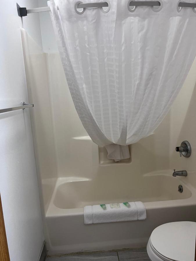 Park Falls Amerivu Inn المظهر الخارجي الصورة