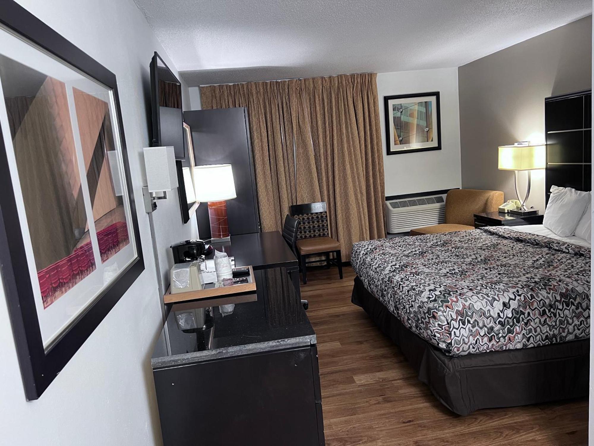 Park Falls Amerivu Inn المظهر الخارجي الصورة